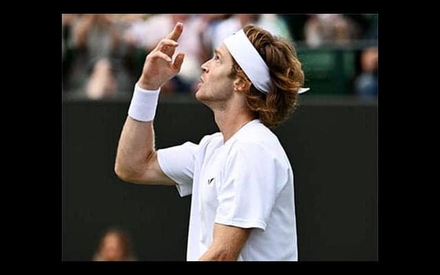  ロシア選手2年ぶり勝利に喜び 