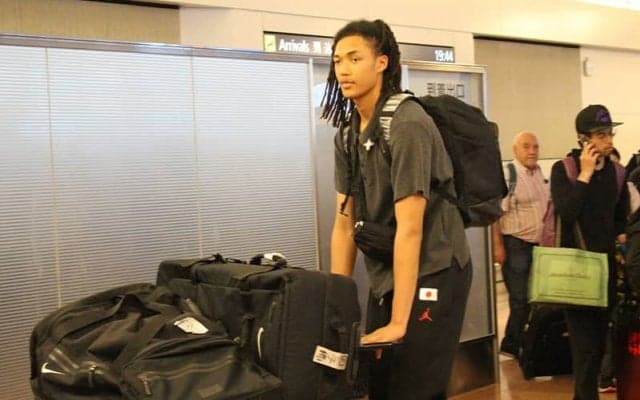 歴史塗り替えたU19日本代表が帰国、主将の小澤飛悠「最高のチーム」…エースのジェイコブス晶は次なる戦いへ