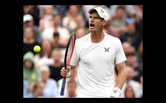 マレー、フェデラー見守る中完勝