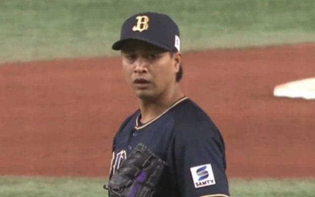 天から“弾丸フォーク”炸裂「笑うほど落ちてる」　打者バットろくに振れず「これは打てねえ」