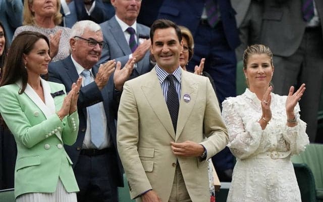 “芝の王者”フェデラーがウィンブルドンに登場。約2分間拍手と歓声止まず