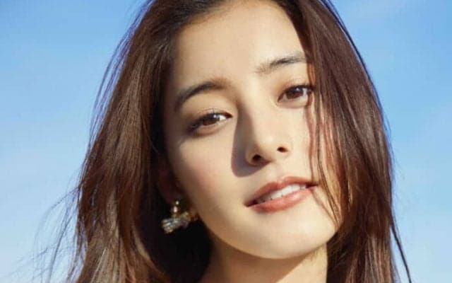 新木優子がジャパンダートダービーにプレゼンターとして来場