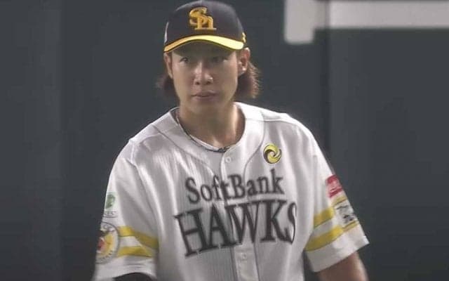 新庄監督が「アウトなのに嬉しそう」　ふわっと捕球も…不意打ち鬼肩が「異常すぎる」