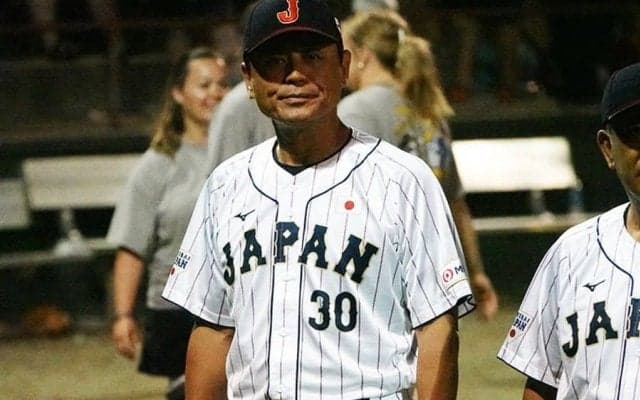 日本国旗振る米国人…WBCの熱を「何とかつないで」　侍大学代表監督がかられる使命感