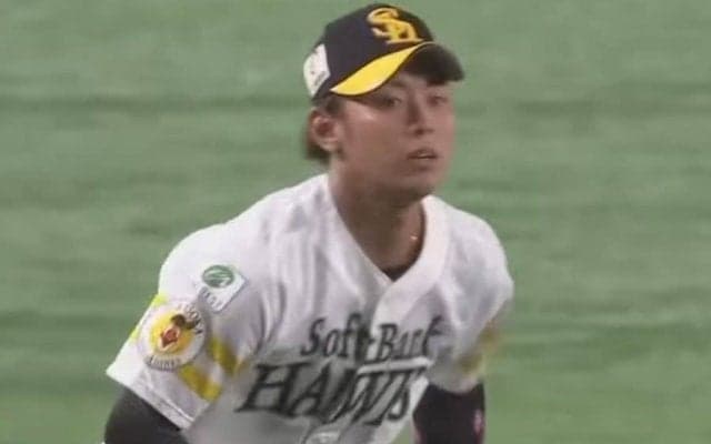 衝撃跳躍が「3mは飛んどる」　絶望打球を超好捕…打者苦笑いの美技は「全てドンピシャ」