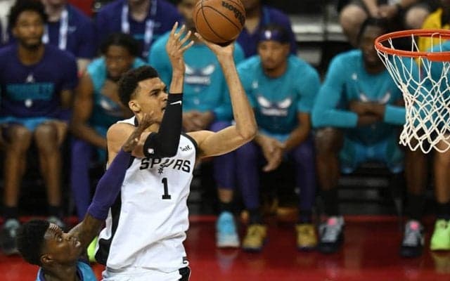怪物ウェンバンヤマがサマーリーグ初出場…“NBAデビュー戦”は9得点8リバウンド5ブロック