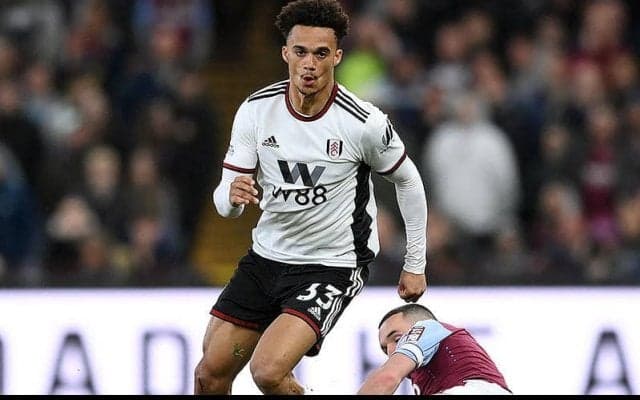 フルアムの不動の左SBロビンソンが長期契約にサイン！