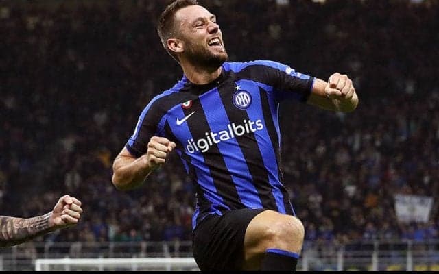 デ・フライがインテルとの2年契約にサイン！