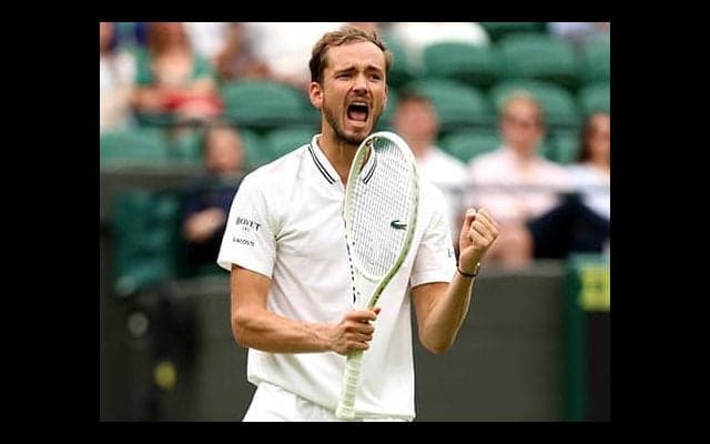 メド 逆転勝ちで16強