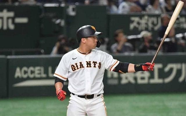 巨人浅野がデビュー戦で示したスター性　監督も相手投手も絶賛…貫いたフルスイング