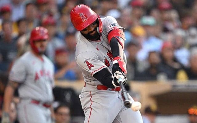 【MLB】エ軍の元有望株アデル、左脇腹の違和感で負傷交代　深刻な野戦病院化…敵地も騒然