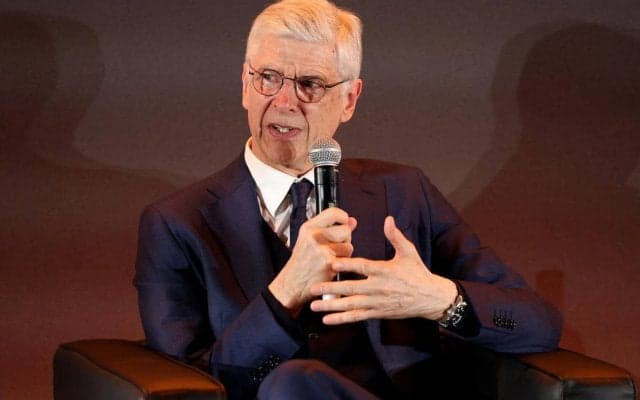 「まじですごっ！」「羨ましい〜」浦和サポの元NGT48・荻野由佳さん、名将ヴェンゲル氏とヨーロッパで遭遇し2ショットにファン反応「なんで!?」