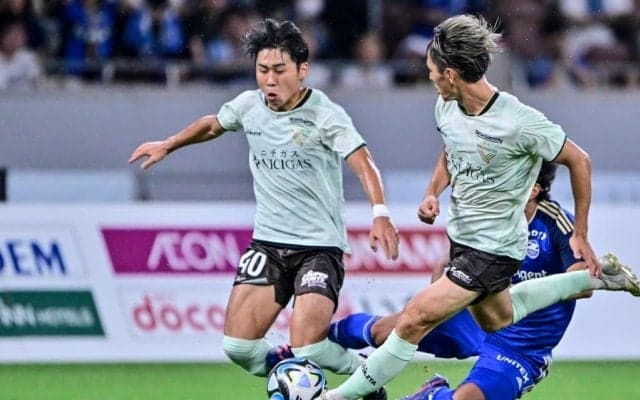 「NEXT三笘薫だ」東京Vの現役大学3年生MF新井の町田守備を切り裂いたドリブル突破が「会場の空気は一変した」と大絶賛！「今すぐにプロにさせるべき逸材だ！」と興奮の声