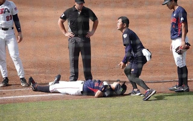 【大学野球】ドラフト候補の明大上田が救急車で緊急搬送　牽制球が首付近に直撃…起き上がれず騒然