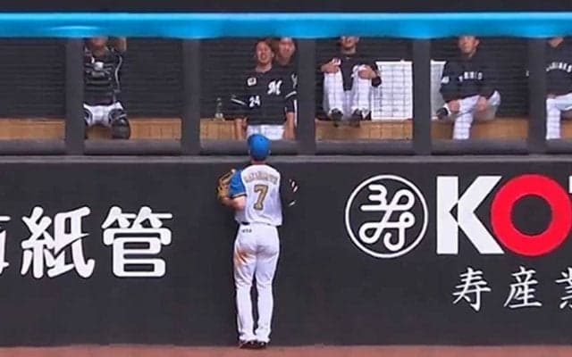 エスコンならではの珍光景？　敵軍の好プレーに称賛の拍手「いいシーンを見れた」