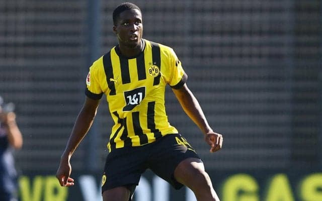 プレミア昇格のバーンリー、DFクリバリの獲得でドルトムントと合意へ…買取義務も