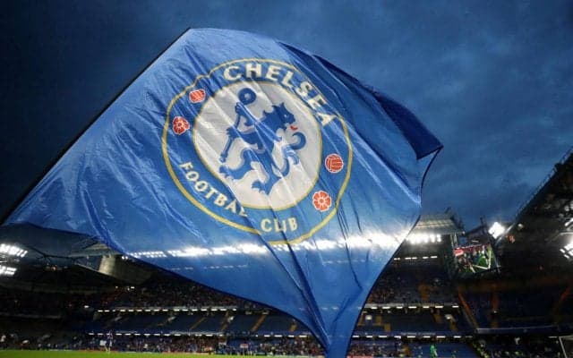 「結構好き」「めちゃくちゃオシャレだな」チェルシーが90年代にインスパイアされた新ユニフォーム発表！クラシカルなデザインもファンは「胸スポンサー次第」