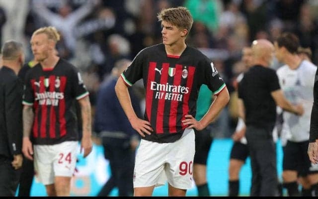 昨季0G1Aに終わったデ・ケテラエルが放出候補に… ミランは約43億円以上での売却を望む