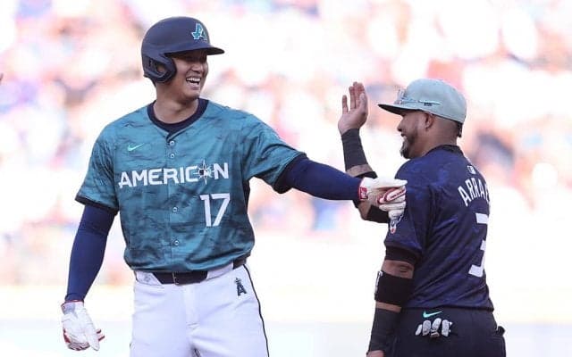 【MLBオールスター2023】大谷翔平、二塁上での“ナ・リーグ首位打者”との交流に注目　代打送られ球宴初本塁打はお預け