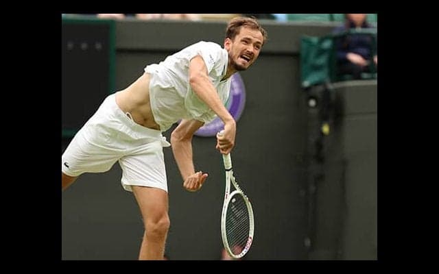 メド 伏兵下し初の4強