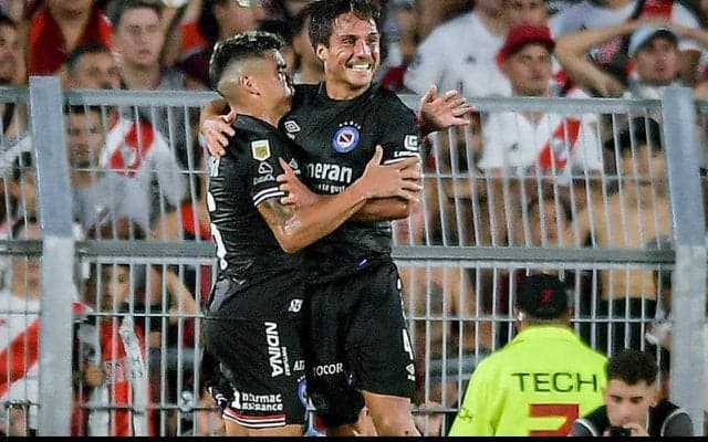 マク・アリスター兄がサン＝ジロワーズに加入！　ポリバレントなDF