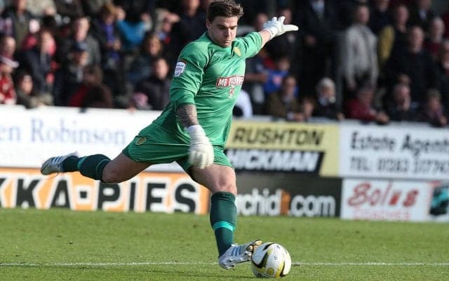 ガタイが良すぎたサッカー選手がボディビルダーに転身！人間離れした肉体に海外衝撃「信じられないような体格」