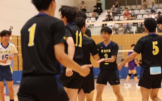 駿台学園高が中央大、明治大を撃破！　有力視されるインターハイの頂点へ梅川監督「これからもっとパターンをつくっていければ」【バレーボール東京エキシビションマッチ2023】