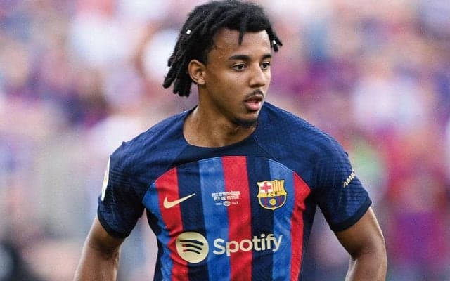 クンデが休暇中に脳トレ、神経科学の第一人者からセッション　「脳の処理能力を高める」