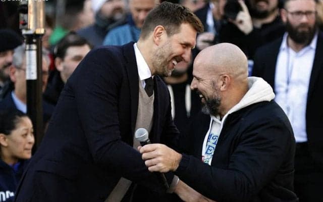 ノビツキーはキッドとナッシュ、ウェイドにはA.I.／殿堂入り式典のプレゼンター一覧