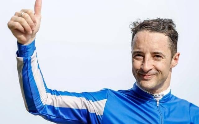 C.ルメール騎手がプロ野球のファーストピッチに登場 28日の日本ハム vs オリックス戦