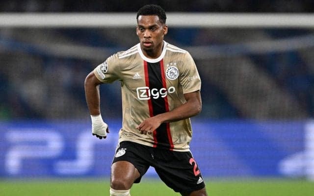 アーセナルがアヤックスDFティンバーを完全移籍で獲得！ 背番号「12」、移籍金は総額69億円の5年契約