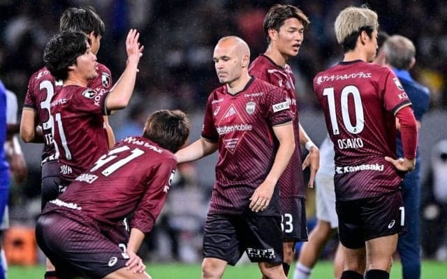 「海外セレブみたいにこれでスタジアムへ笑」ヴィッセル神戸のランドセル登場に絶賛広がる！「これはおっさんでも担ぎたいぞ…」「通勤バッグにいいなこれ」などの声が続々