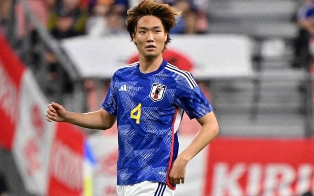 「ツッコミどころ満載」日本を出発する板倉滉、キメた1枚もファンは“イタクラ”の文字にツッコミ「可愛い」