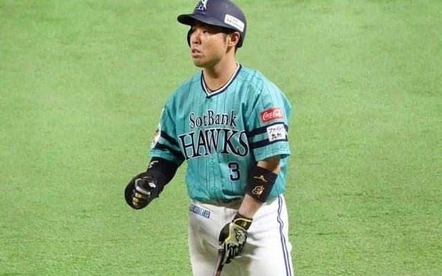 まさかの判定に唖然「ボールと思って見逃した」　押し出しが一転…近藤健介の“胸中”