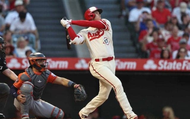 【MLB】大谷翔平、2戦連続9回裏に意地の一発炸裂　昨季に並ぶ34号特大125メートル弾もエ軍は連勝逃す
