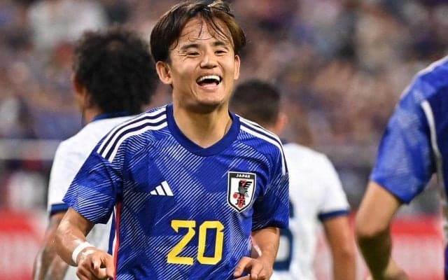 「遭遇したら倒れる」「メンバーやばすぎ」久保建英が“長友会”参加を報告、豪華5人の集まりが話題「この写真大好き」