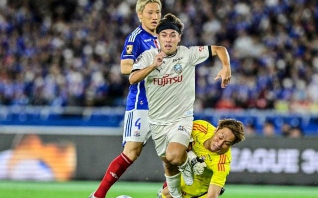 川崎・遠野大弥が振り返る横浜FM戦のPK獲得場面。「抜け出して落ち着いて決めようかなと思ったんですけど、思いの外ちょっと痛かった」