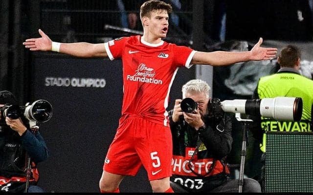 ボーンマスがラツィオ破ってハンガリー代表DFケルケズ獲得へ！　AZで菅原由勢と共に強力SBコンビ担う