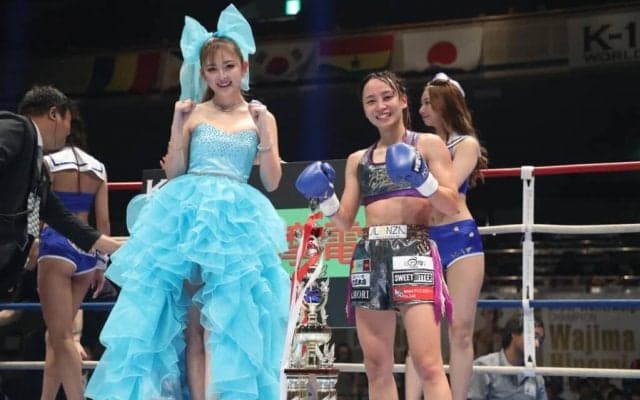 【K1】“グラビア戦士”松谷綺、前王者パヤーフォンを延長の末に制す　「最高の夏休みが始まる」