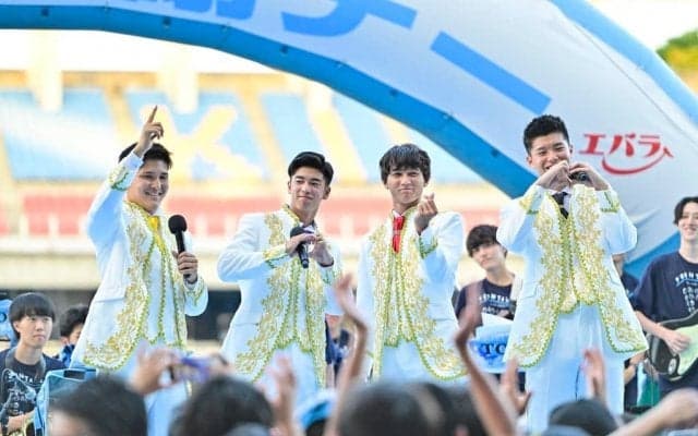 「社長だったんかいw」J1川崎の社長がサンシャイン池崎に扮して「空前絶後のネタ」披露でファン驚愕！「これが川崎フロンターレ」「フロンターレの社長ってホント大変」の声