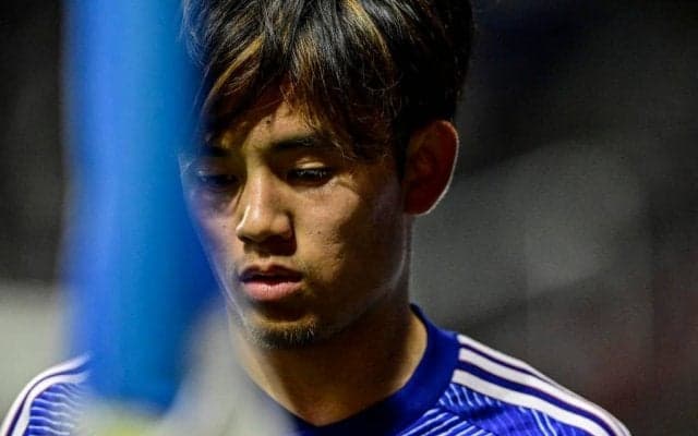 「日本よりこっちにいるほうがどう見てもホーム感ある」久保建英のソシエダ合流姿にファンのコメント続々！「バーバリーのハーフパンツめっちゃいいな」とファッションにも注目