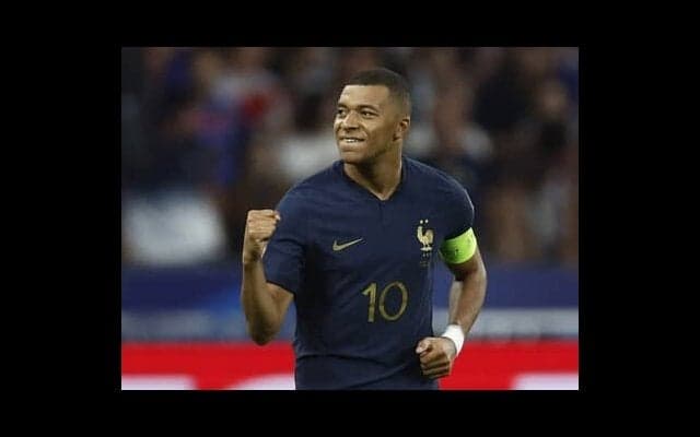 パリ・サンジェルマン残留か、レアル移籍か 孤立化するエムバペをめぐる噂の真相