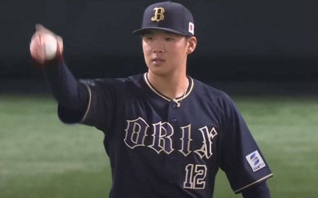 「まだ21歳…末恐ろし」　ボール球なのに振っちゃう…伸び上がる直球は「キレ凄い」