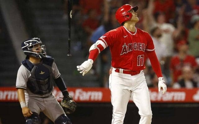 【MLB】大谷翔平、3戦連発第35号同点2ランの「英雄的」バットフリップが中継局でもデータサイトでも超話題に