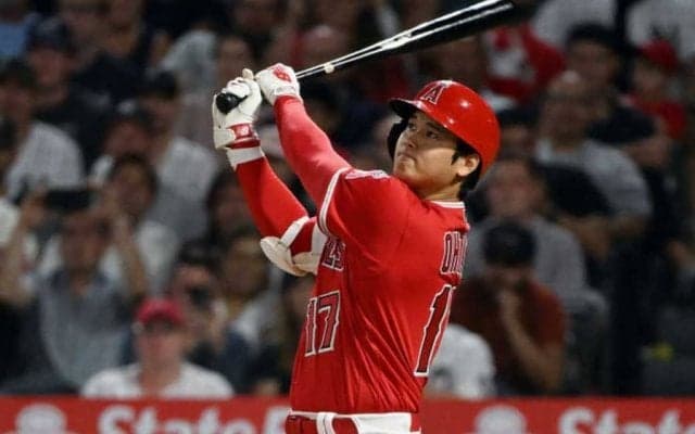 【MLB】大谷翔平の35号に思わず“頭抱える”同僚「かわいい」　口あんぐりが「リアクション最高」