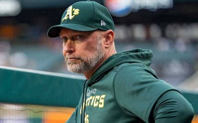 【MLB】試合開始即、指揮官“退場”　本塁判定めぐり激昂…場内騒然、直後に吉田正尚が二塁打