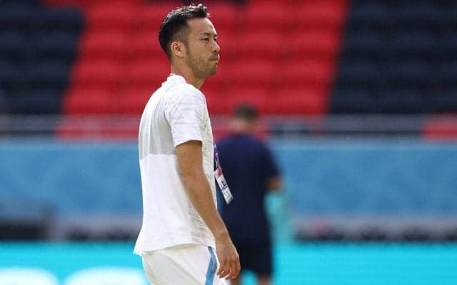 “ニート”吉田麻也、自主トレ中に子供たちと笑顔で記念撮影「笑顔が最高」「ステキ」、「素晴らしい」