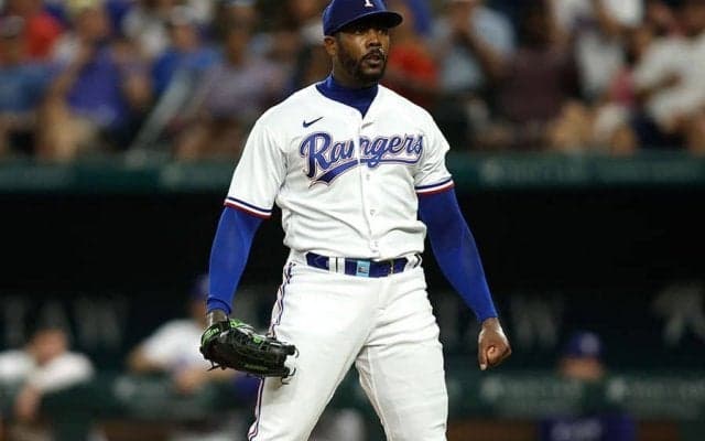 【MLB】捕手も“ビビッていた”166キロ　移籍直後に球団新…人類最速左腕が「えげつない」