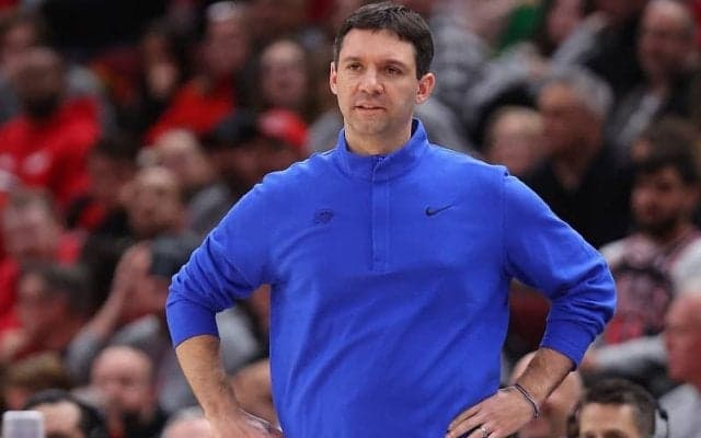 サンダーが就任4年目を迎えるマーク・デイグノートHCと複数年の延長契約を締結