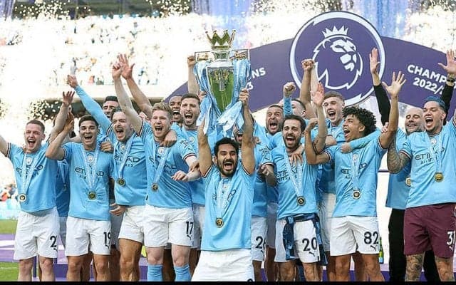 マンチェスター・シティが日本到着！23日に横浜FM、26日にバイエルンと対戦